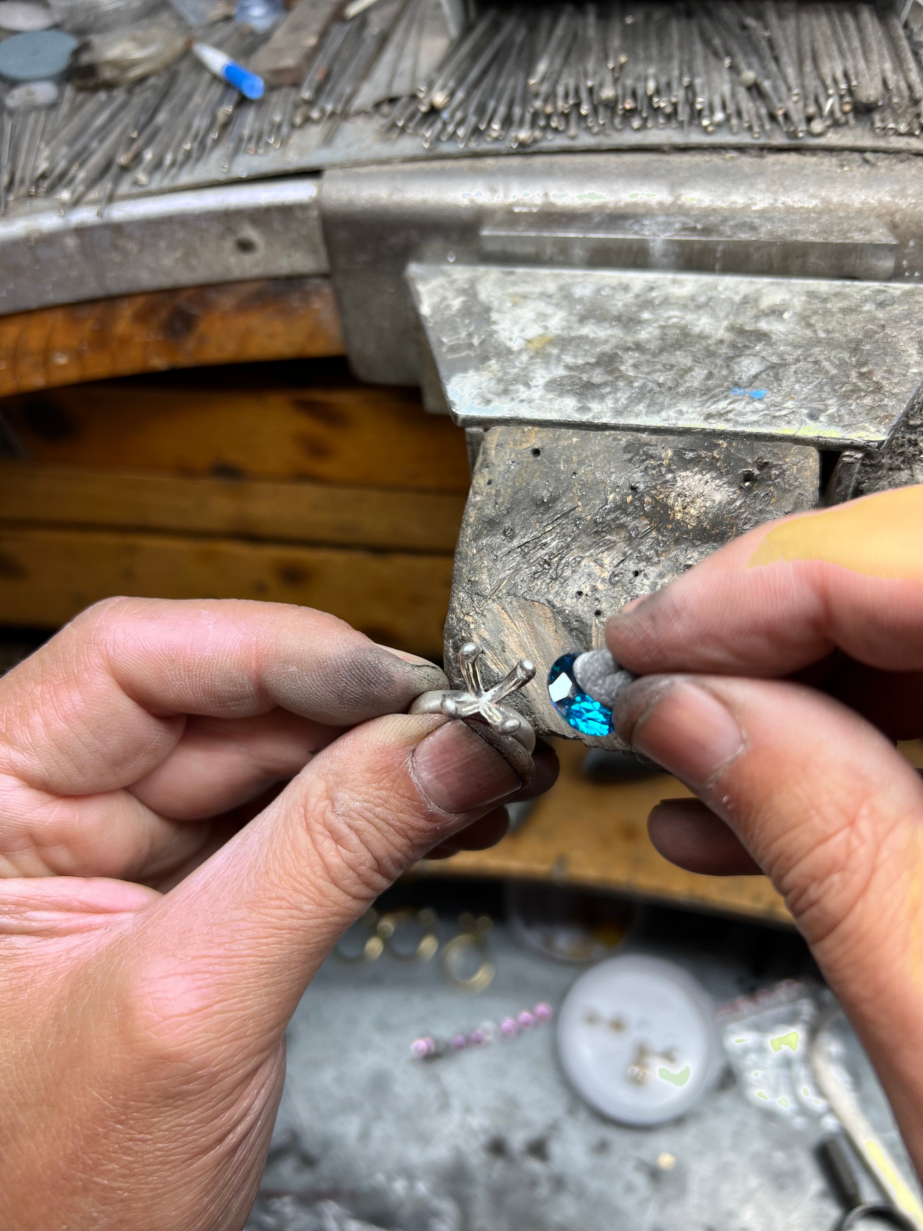 Anello Solitario medio